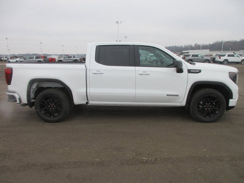 New 2026 GMC Sierra 1500 Elevation image 3