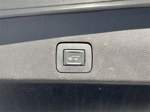 Used 2020 Buick Encore GX Essence w/ Advanced Technology Package image 23