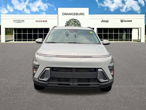 Used 2024 Hyundai Kona SEL AWD/4WD image 2