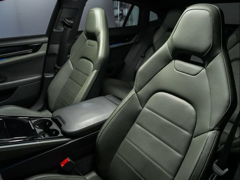 Used 2024 Porsche Panamera RWD image 5
