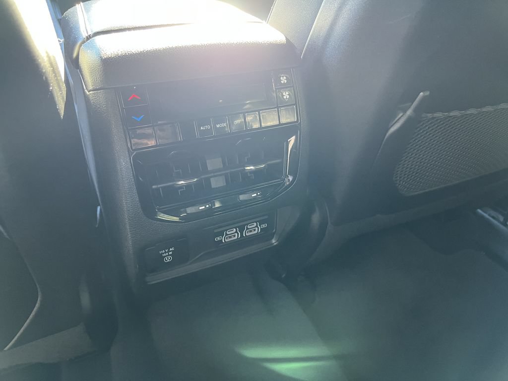 Used 2024 Jeep Grand Cherokee L Laredo AWD/4WD image 17