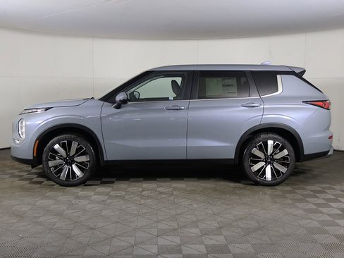New 2026 Mitsubishi Outlander SE image 19