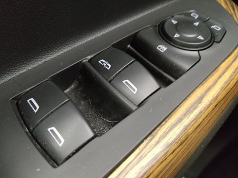 Used 2019 GMC Acadia Denali w/ Technology Package FWD image 27