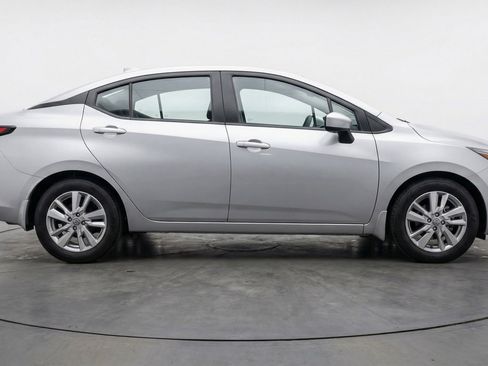 Used 2025 Nissan Versa SV FWD image 8