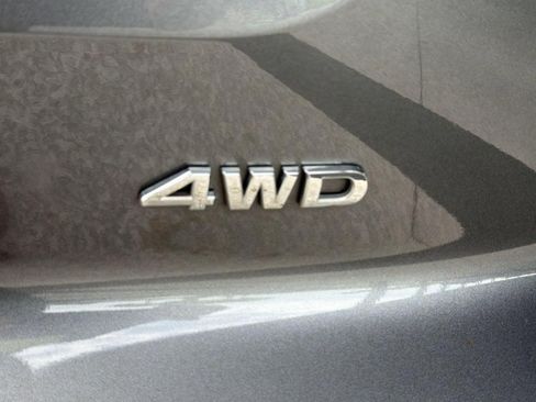 Used 2025 Nissan Pathfinder SV AWD/4WD image 32
