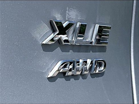 Used 2025 Toyota RAV4 XLE AWD/4WD image 29