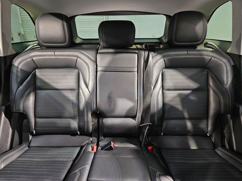 Used 2024 Lincoln Nautilus Reserve image 13