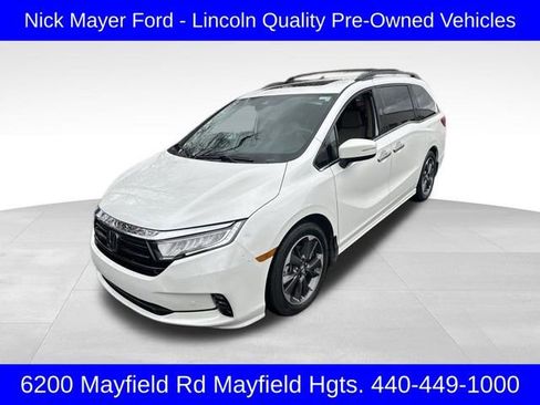 Used 2023 Honda Odyssey Elite image 3