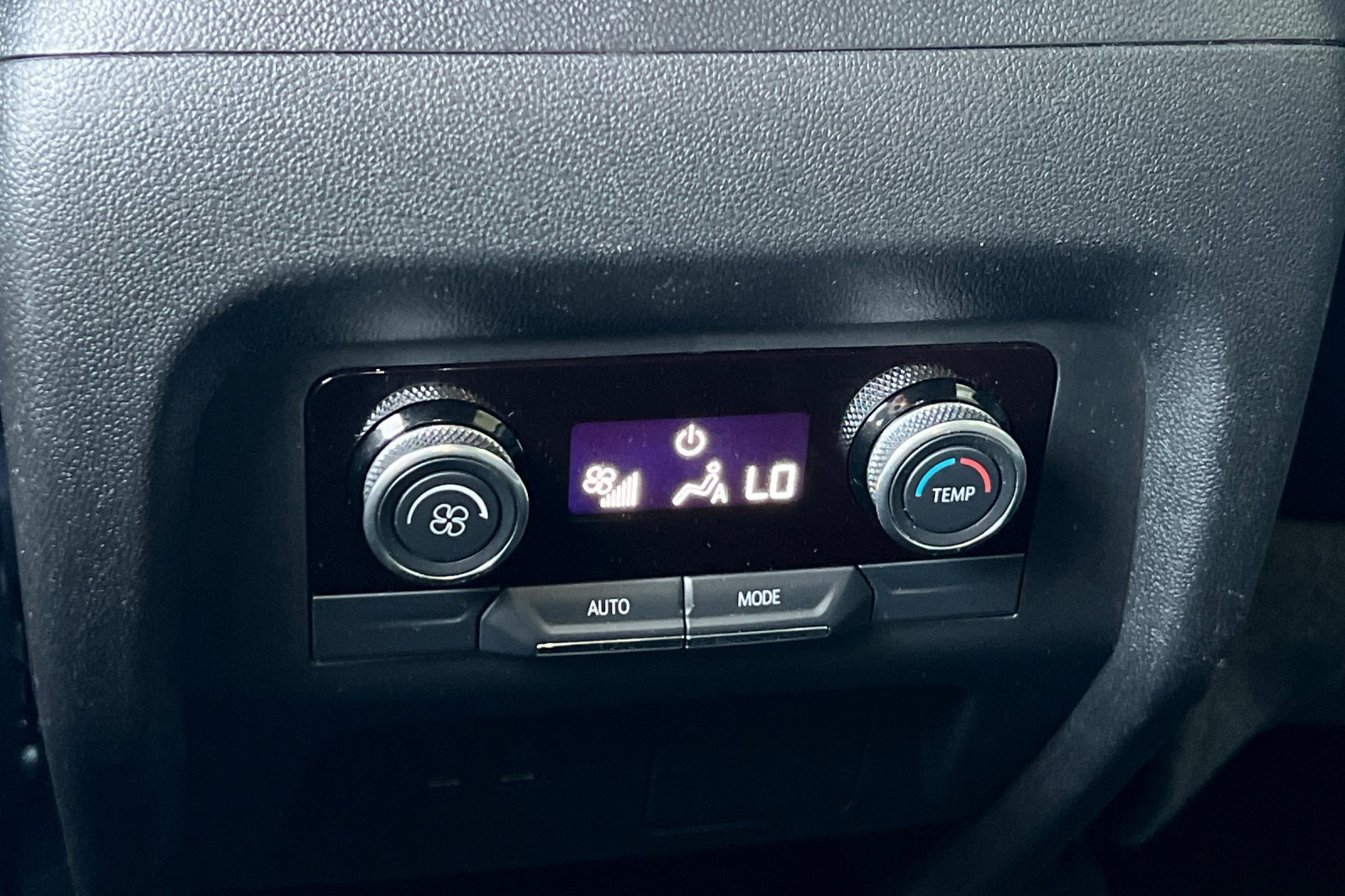 Used 2025 Buick Enclave Preferred FWD image 17