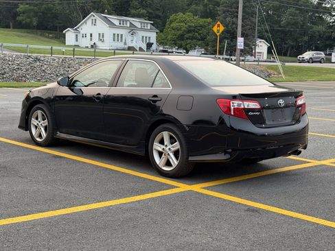 Used 2014 Toyota Camry SE FWD image 5