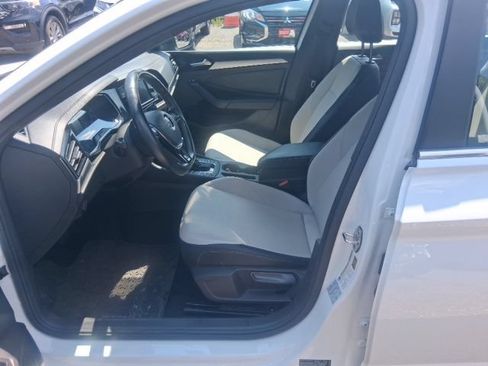 Used 2019 Volkswagen Jetta R-Line w/ R-Line Cold Weather Package FWD image 11