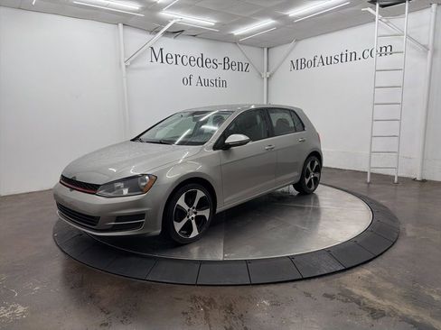 Used 2015 Volkswagen Golf TDI S FWD image 2