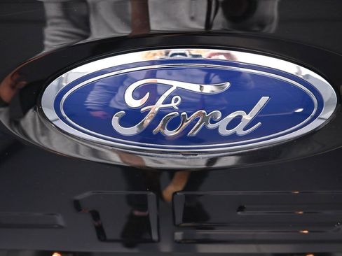 Used 2023 Ford F150 XLT w/ Equipment Group 302A High image 23