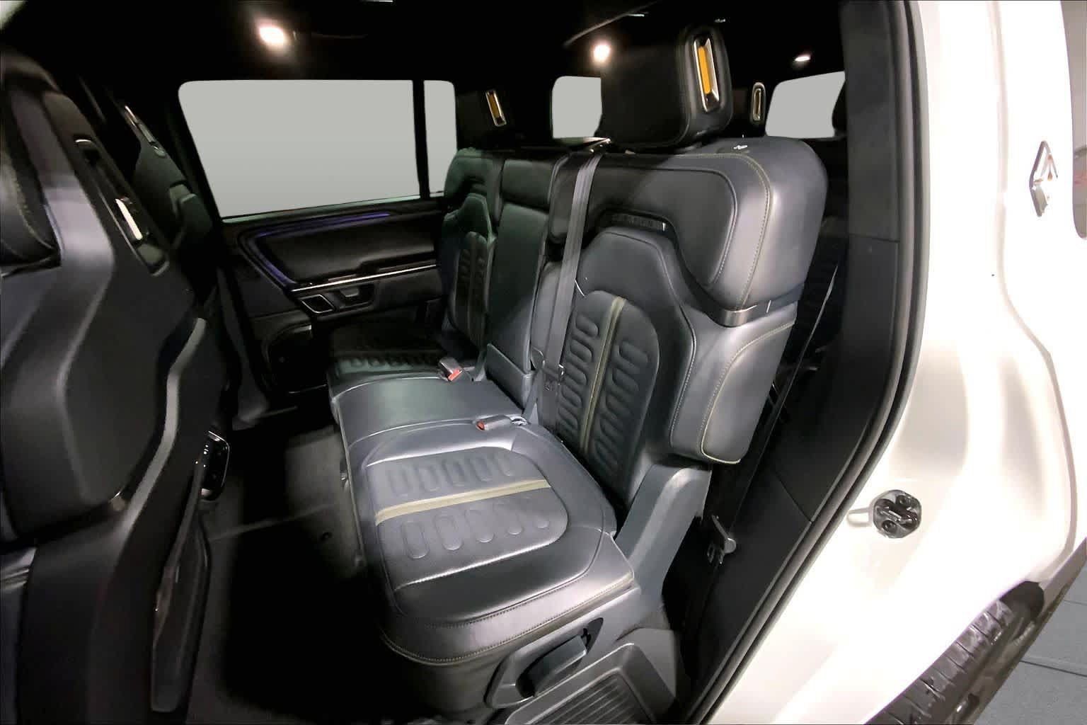 Used 2023 Rivian R1S Launch Edition Quad AWD/4WD image 19