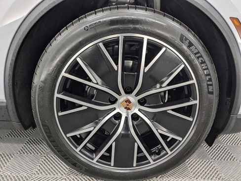New 2026 Porsche Macan Electric RWD image 12
