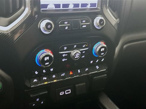 Used 2020 GMC Sierra 1500 SLT w/ SLT Premium Plus Package image 18