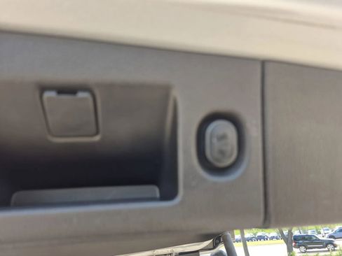 Used 2019 Chevrolet Suburban LT AWD/4WD image 10