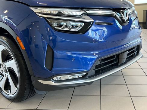 New 2025 VinFast VF 8 Eco image 2