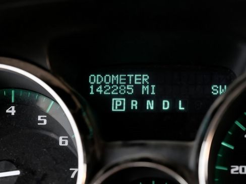 Used 2017 Buick Enclave Leather image 3