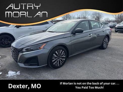 Used 2024 Nissan Altima 2.5 SV image 1