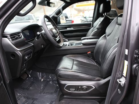 Used 2022 Jeep Wagoneer Series I w/ Premium Group I image 19