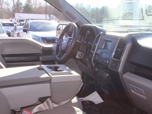Used 2017 Ford F150 XLT image 28