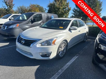Used 2015 Nissan Altima 2.5 SL w/ Technology Package