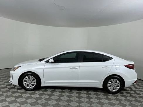 Used 2019 Hyundai Elantra SE w/ Cargo Package FWD image 8