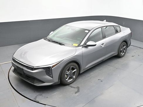 Used 2025 Kia K4 FWD image 29