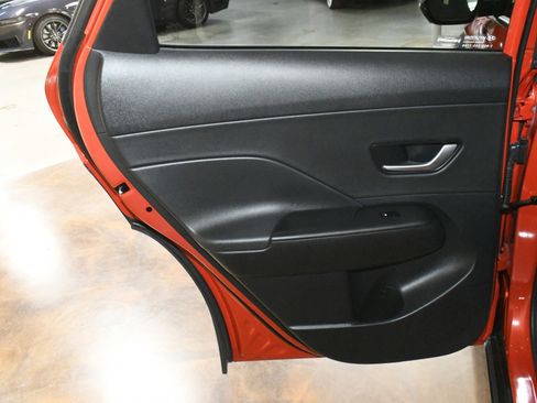 Used 2024 Hyundai Kona Limited image 43