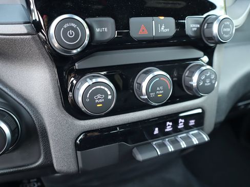 New 2026 RAM 1500 Express AWD/4WD image 6