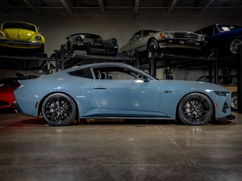 Used 2024 Ford Mustang GT Premium image 19