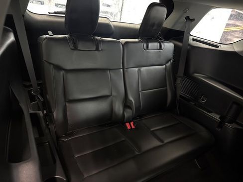 Certified 2022 Ford Explorer XLT w/ Equipment Group 202A image 10