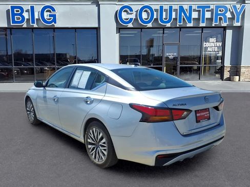 Used 2024 Nissan Altima 2.5 SV FWD image 7