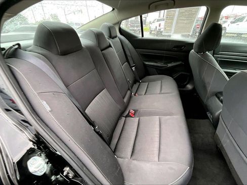 Used 2025 Nissan Altima 2.5 SV FWD image 24