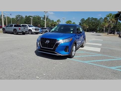 New 2025 Nissan Kicks Play S image 19