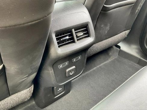 Used 2022 Chevrolet Equinox Premier image 33