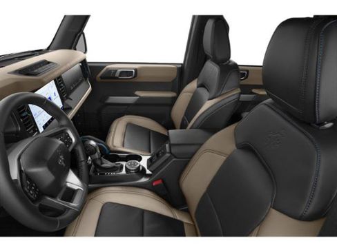 Used 2022 Ford Bronco Wildtrak image 9