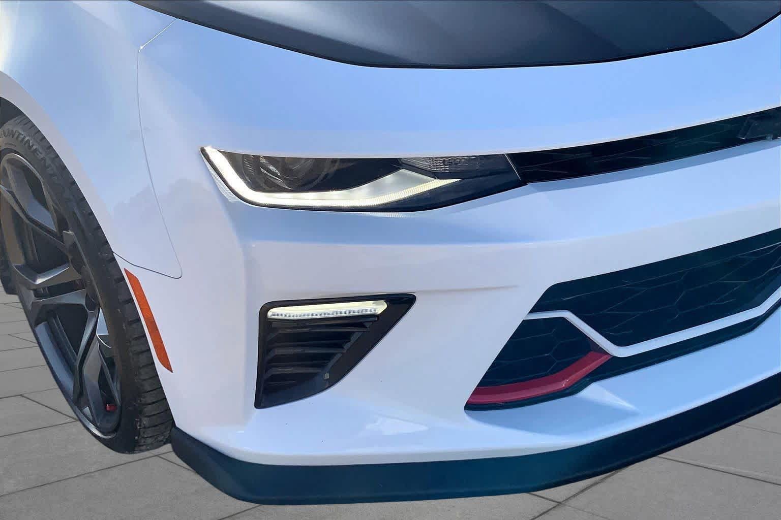 Used 2018 Chevrolet Camaro SS RWD image 27