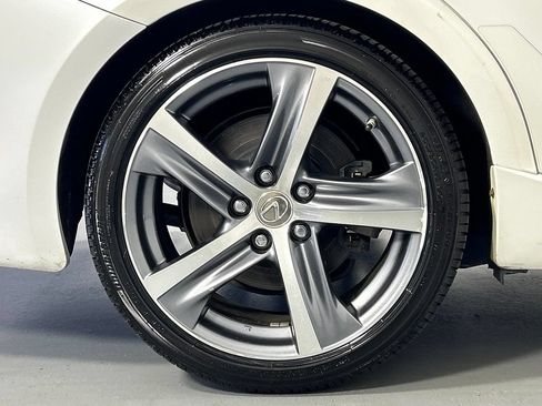 Used 2017 Lexus IS 300 AWD image 39
