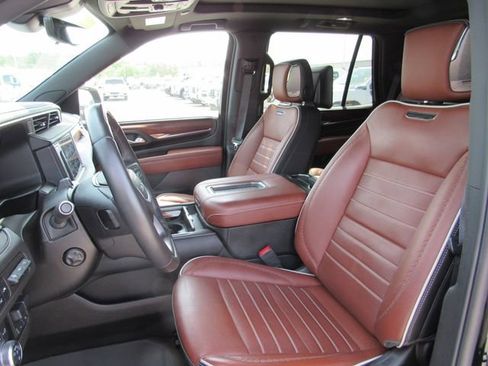Used 2024 GMC Yukon Denali Ultimate AWD/4WD image 15