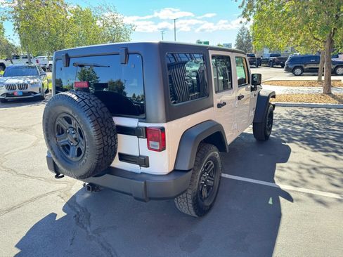 Used 2018 Jeep Wrangler Unlimited Sport w/ Connectivity Group AWD/4WD image 5