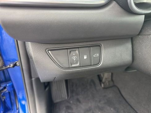 Used 2022 Genesis G70 2.0T w/ Prestige Package image 13