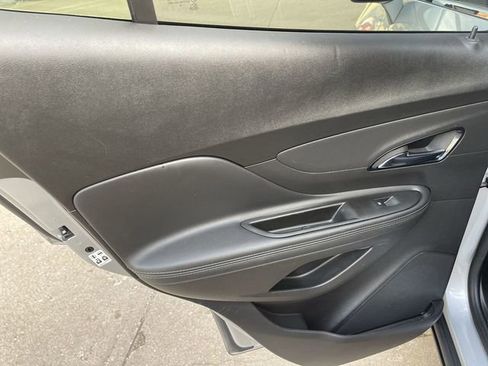 Used 2022 Buick Encore Preferred w/ Safety Package image 12