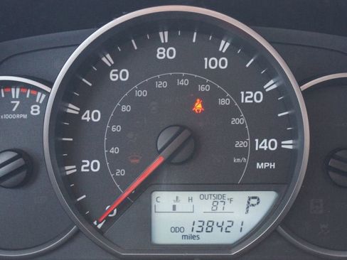 Used 2016 Toyota RAV4 LE FWD image 4