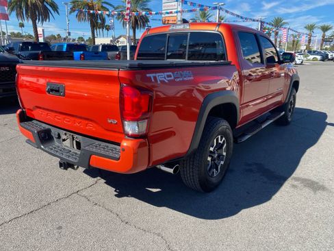 Used 2016 Toyota Tacoma TRD Off-Road AWD/4WD image 6