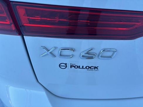 Certified 2025 Volvo XC60 B5 Core image 8