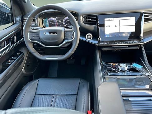 New 2024 Jeep Wagoneer Base w/ Premium Group I image 8