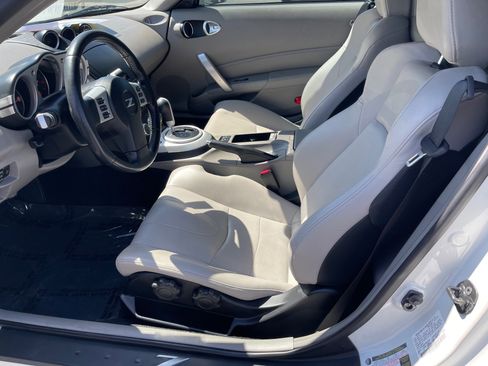 Used 2007 Nissan 350Z Touring image 9