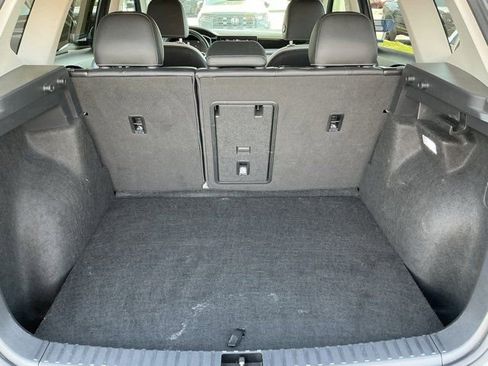 Used 2025 Volkswagen Taos SE image 18